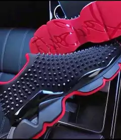 (PREVENTA) Christian Louboutin Calcetín Spike Negro Rojo Sku.078