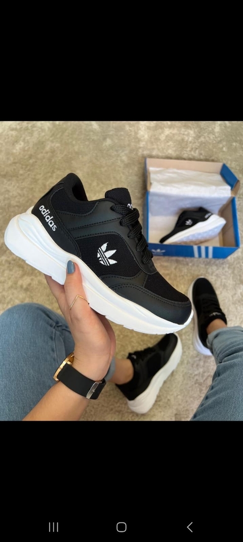Adidas femmy fit Preto/branco