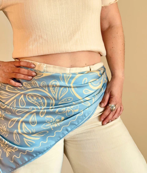 Pañuelo Fluir - Celeste - comprar online