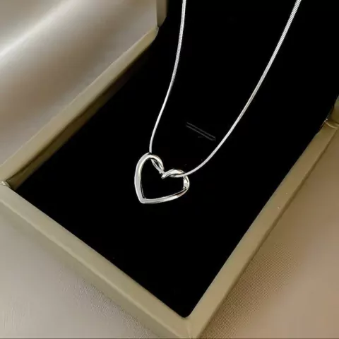 Colar Coração Vazado Folheado Prata 925 com Pingente de Coração Grosso