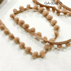 MADROÑO / PASAMANERÍA DE MINIPOMPONES en internet