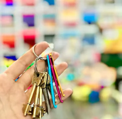 LLAVERO CON AGUJAS DE CROCHET en internet