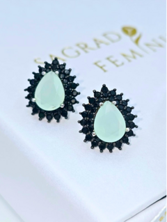 Conjunto Brinco e Colar Gota Esmeralda e Ônix Banhado a Ródio BRanco