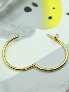 bracelete-feminino-prego-dourado-aco-inoxidavel-hipoalergenico-sagrado-feminino-semijoias