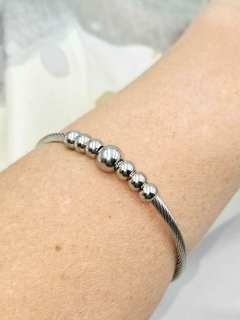 bracelete-feminino-bolinhas-prateado-aco-inoxidavel-sagrado-feminino-semijoias