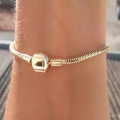 pulseira-feminina-dourada-para-berloques