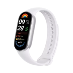 Reloj inteligente XIAOMI BAND 9 en color blanco, mostrando información de actividad diaria y clima.