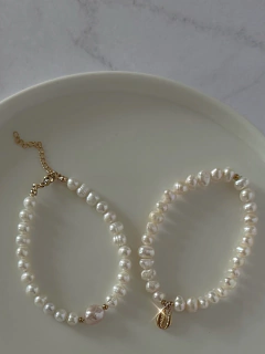 Pulsera de perlas con dije elección