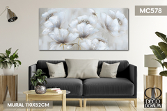 MC578 - Flores blancas sobre fondo claro - comprar online