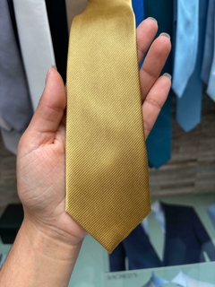 Padrinhos Slim Mostarda Jaquard Textura Listrada com Etiqueta Personalizada - Racheds Gravatas e Acessórios