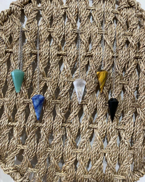 Pêndulo de pedra natural