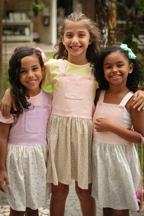 Jardineira infantil em sarja com saia em tricoline - comprar online