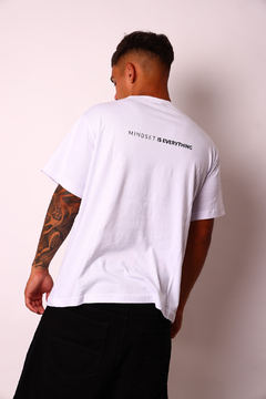 REMERA BASICA EVERYTHING en internet