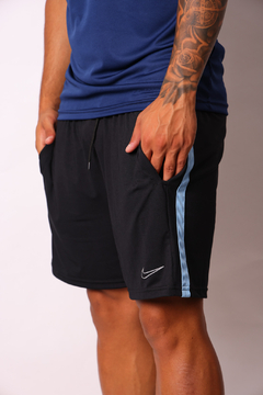 SHORT NIKE 1 LINEA