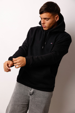 BUZO TOMMY en internet