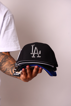 GORRA PLANA CERRADA LA en internet