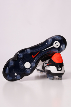 BOTINES NIKE TIEMPO en internet
