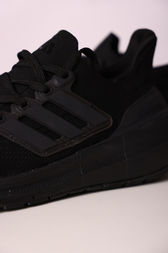 ZAPATILLA ADIDAS ULTRABOOST (GAMA ALTA) - comprar online
