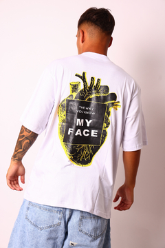 REMERA OVERSIZE MY FACE en internet