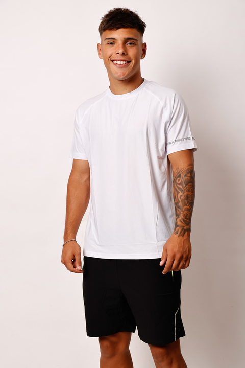 REMERA DEPORTIVA CON RÉFLEX