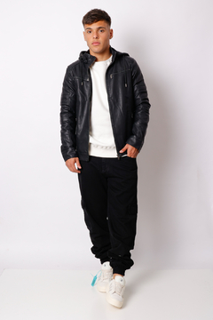 CAMPERA PU CON CAPUCHA en internet