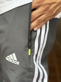 JOGGING DE MICROFIBRA