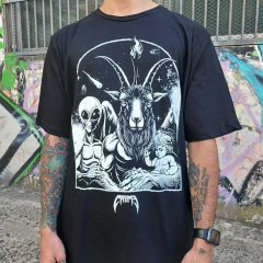 REMERA VENTANA COSMICA en internet