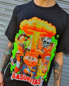REMERA BASURITAS