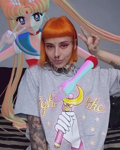 REMERA FIGHT LIKE A GIRL (SAILOR MOON)