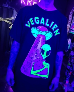 REMERA VEGALIEN (WE ARE FRIENDS) - comprar online
