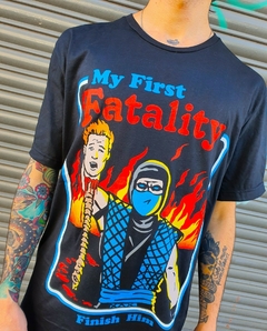 REMERA MY FIRST FATALITY (MORTAL KOMBAT)