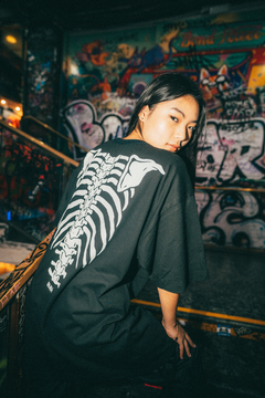REMERA BONES - comprar online