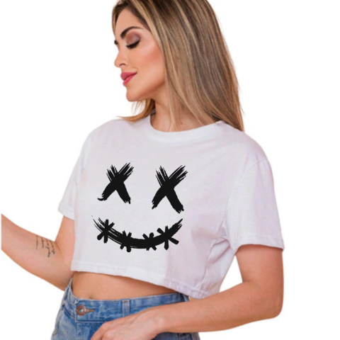 Camiseta Cropped Slim Femenina Branca Com Estampa Smile