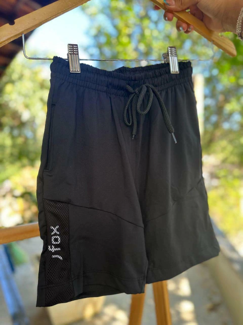 BERMUDA EM MALHA UV DRY COM DETALHE EM TELA FASHION PRETO - comprar online