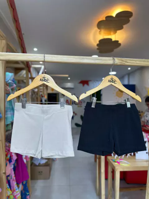 SHORT BEGE/PRETO