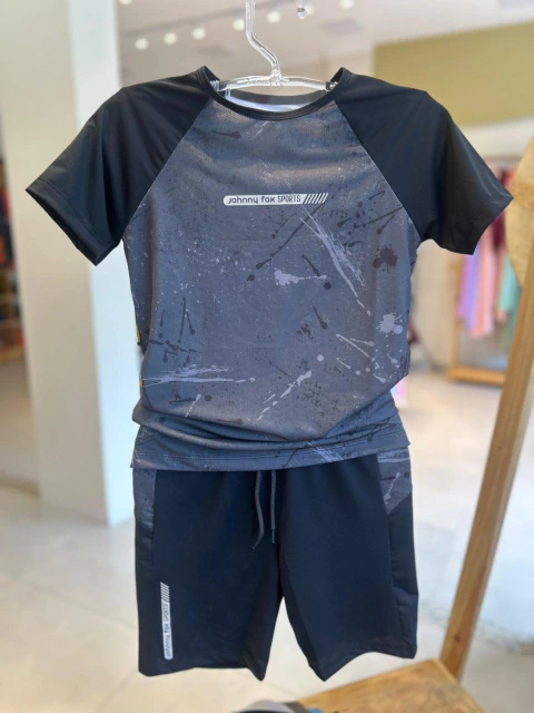 CONJUNTO DE CAMISETA E BERMUDA EM MALHA SPACE GREEN PRETO - comprar online