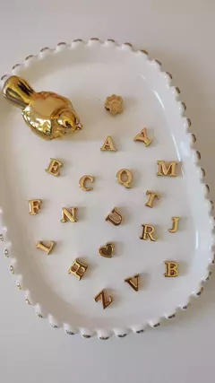 BE0001- Berloque Dourado