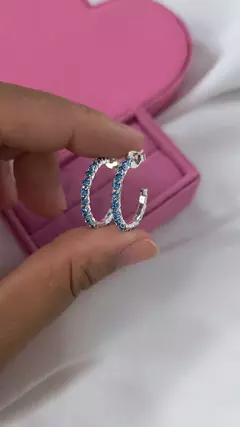 BP0037 - Argola strass azul
