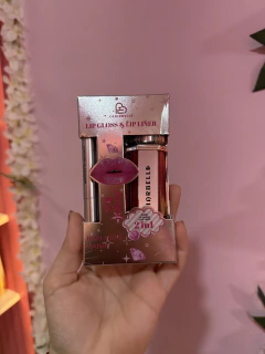 Lip Gloss & Lip Liner