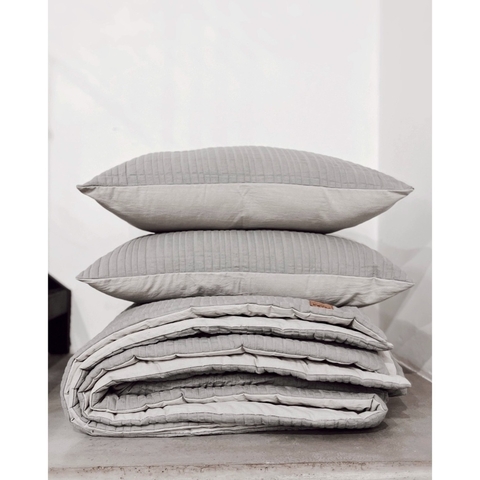 SET 4 ESTACIONES KING (ACOLCHADO + 2 FUNDAS DE ALMOHADON) - GRIS