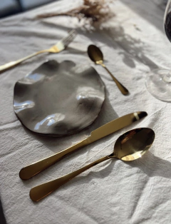 Imagen de SET CUBIERTOS x 24 PIEZAS (6 personas) - DORADOS