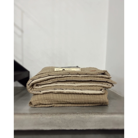 ACOLCHADO 4 ESTACIONES SUPER KING - TOSTADO