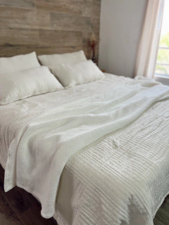 ACOLCHADO 4 ESTACIONES TWIN - 150cm x 240cm - OFF WHITE - tienda online