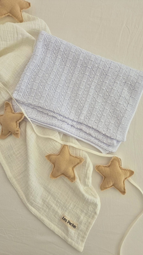 Manta Tejida De Hilo Blanco