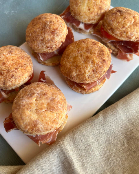 CENA/ALMUERZO CON TABLA para 10 personas (NO DISPONIBLE PARA EL 24 O 31 DE DICIEMBRE)