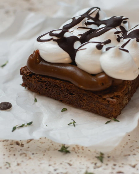 Brownie con Merengue y Dulce de Leche