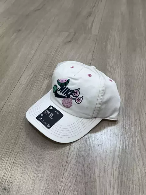 BONÉ NIKE FRUIT ( juvenil creme)