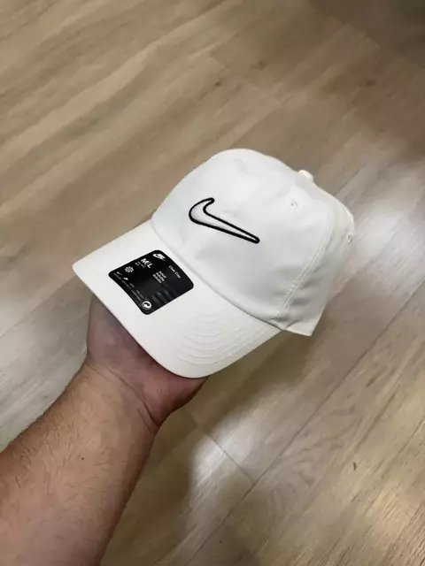 BONÉ NIKE SWOOSH (branco)