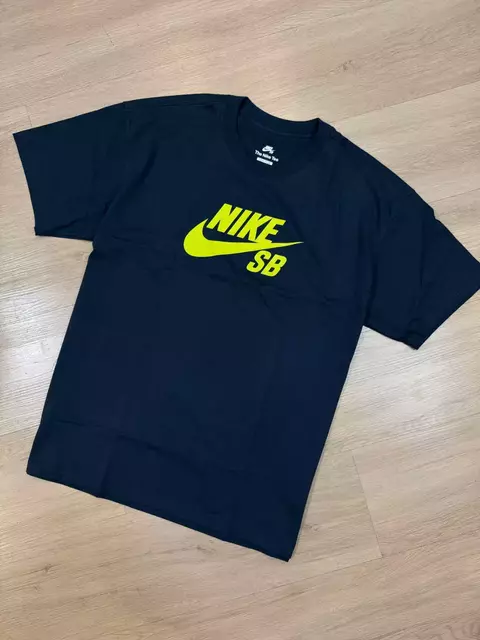 CAMISETA NIKE SB (azul noite)