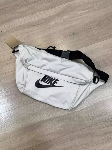 POCHETE NIKE ESSENTIALS